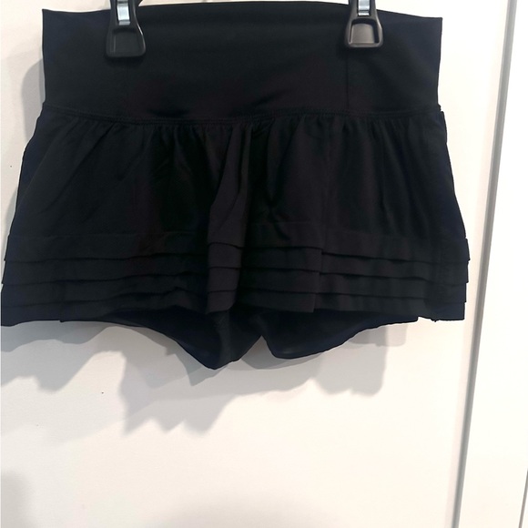Lululemon tennis skirt with built in biker shorts. - Picture 3 of 3